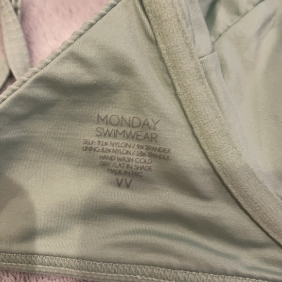 Brand new Monday swim wear size VV - Picture 2 of 4
